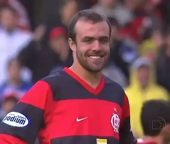 roger flores wikipedia Discover