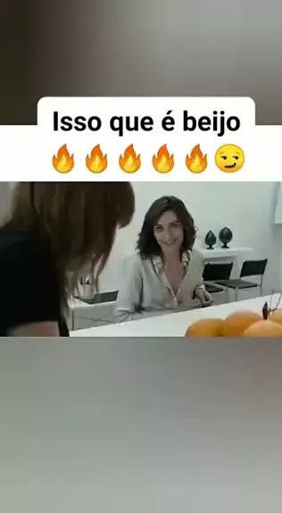 Russian girls kissing on periscope