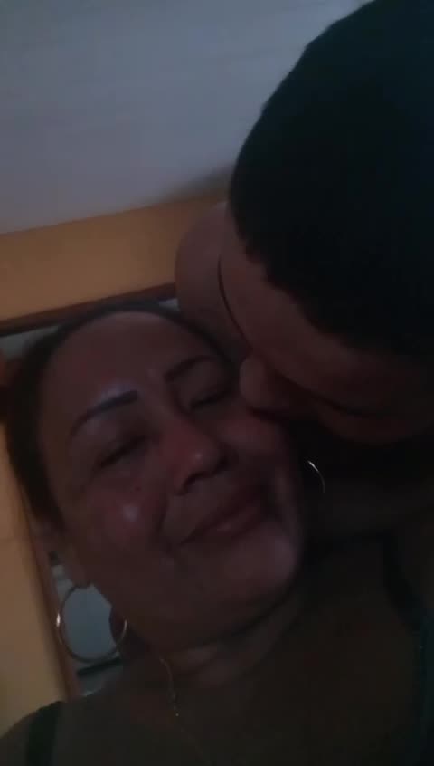 Mom son ipcam twitter