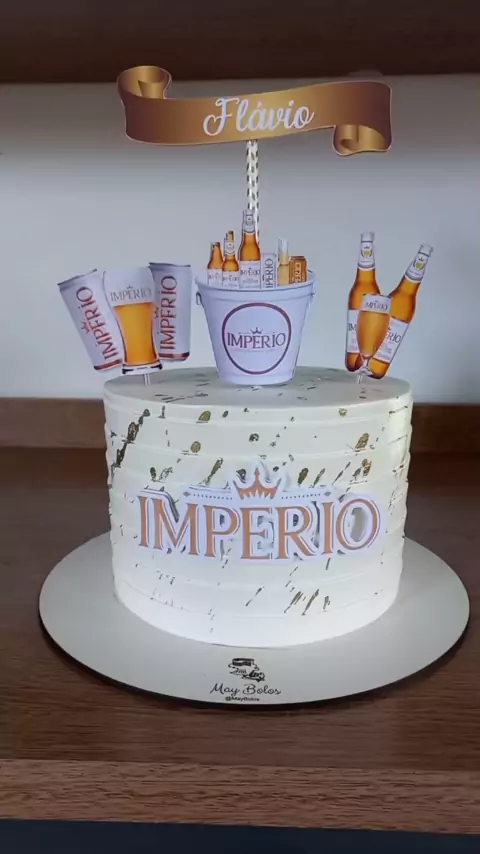 Blue and gold cake, Idéias de bolo de aniversário, Bolos de aniversário  cerveja, Bolos …