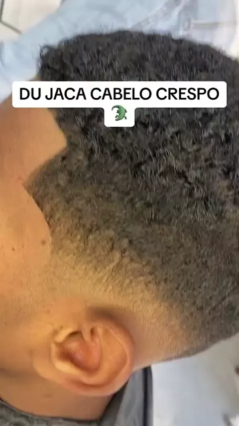 Corte do cheap jaca cabelo crespo