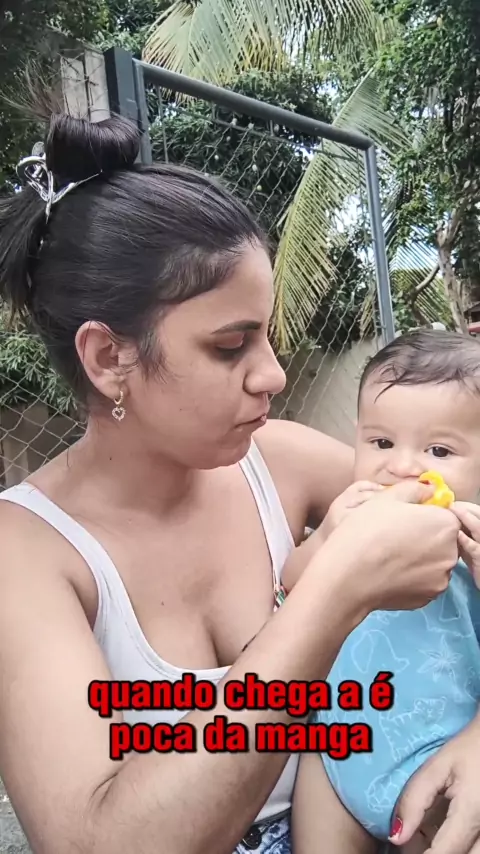 família bezerra:já viu gato chupando manga?  